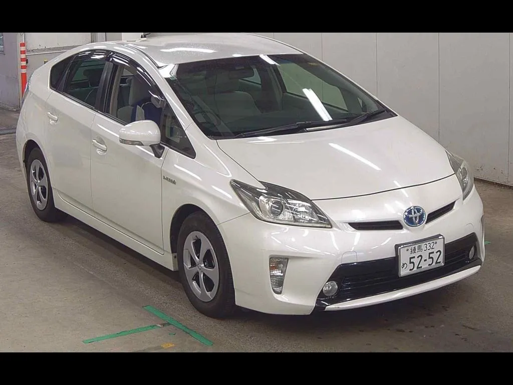 TOYOTA PRIUS 5D S