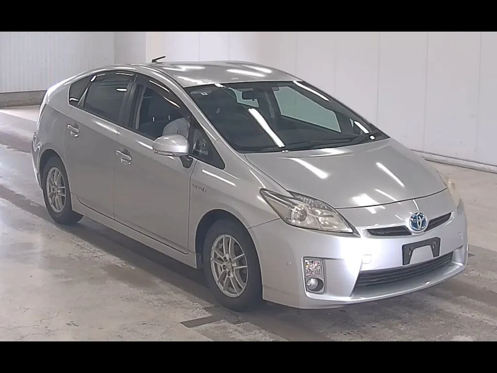 TOYOTA PRIUS 5D S