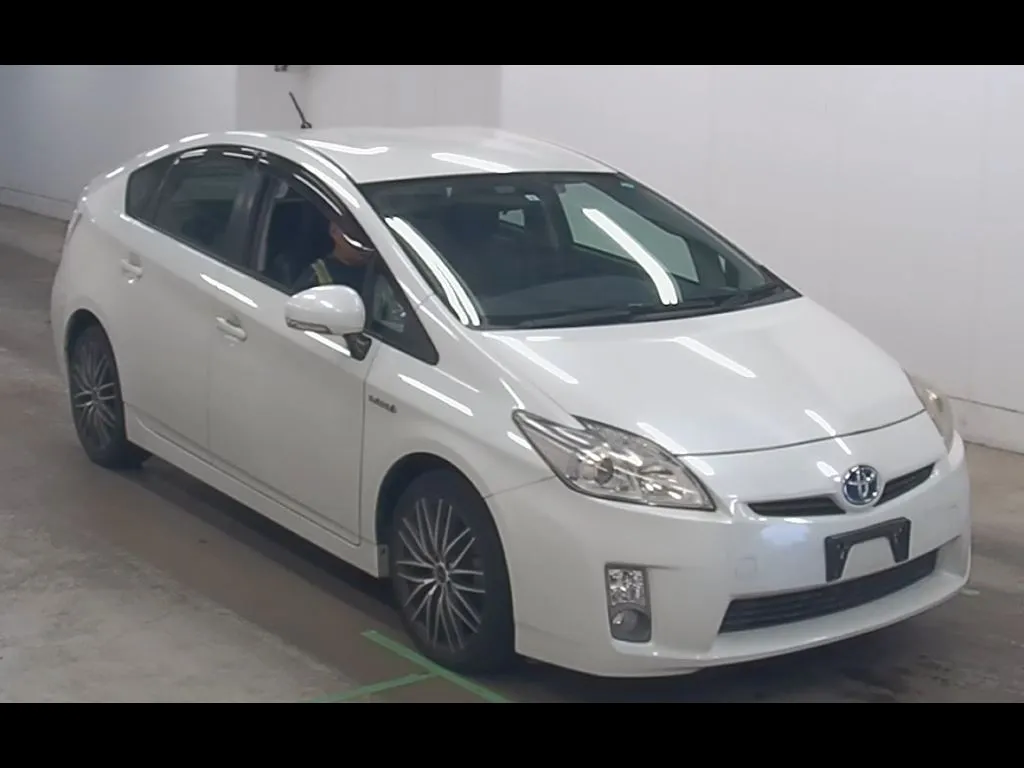 TOYOTA PRIUS 5D S