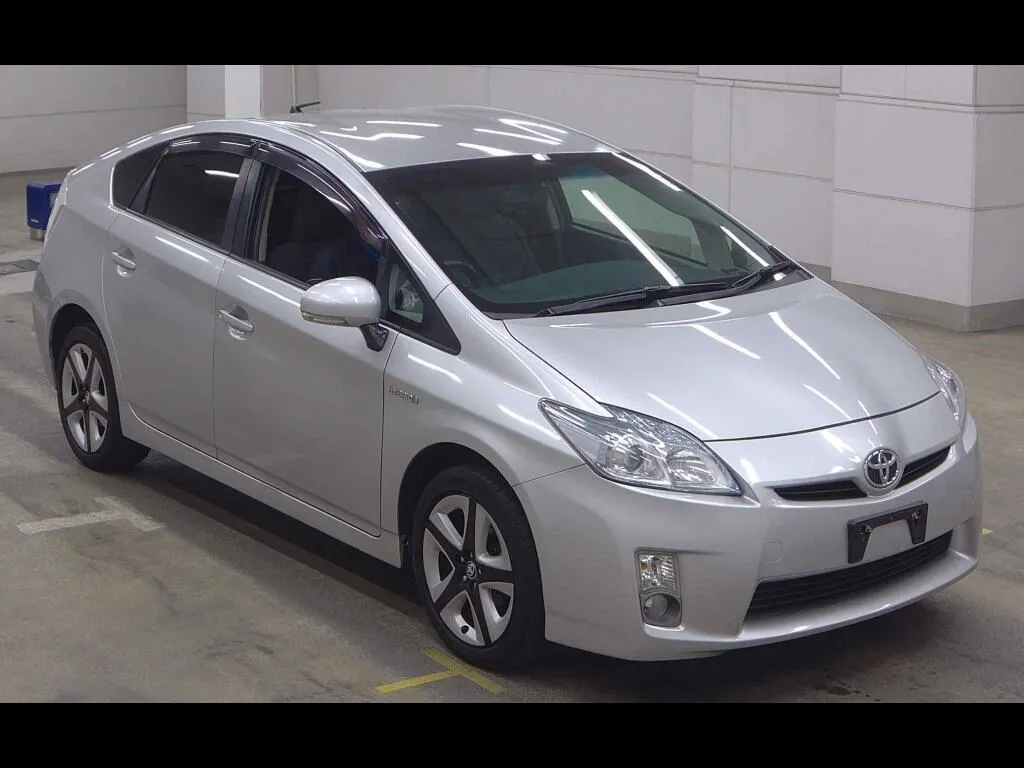 TOYOTA PRIUS 5D S