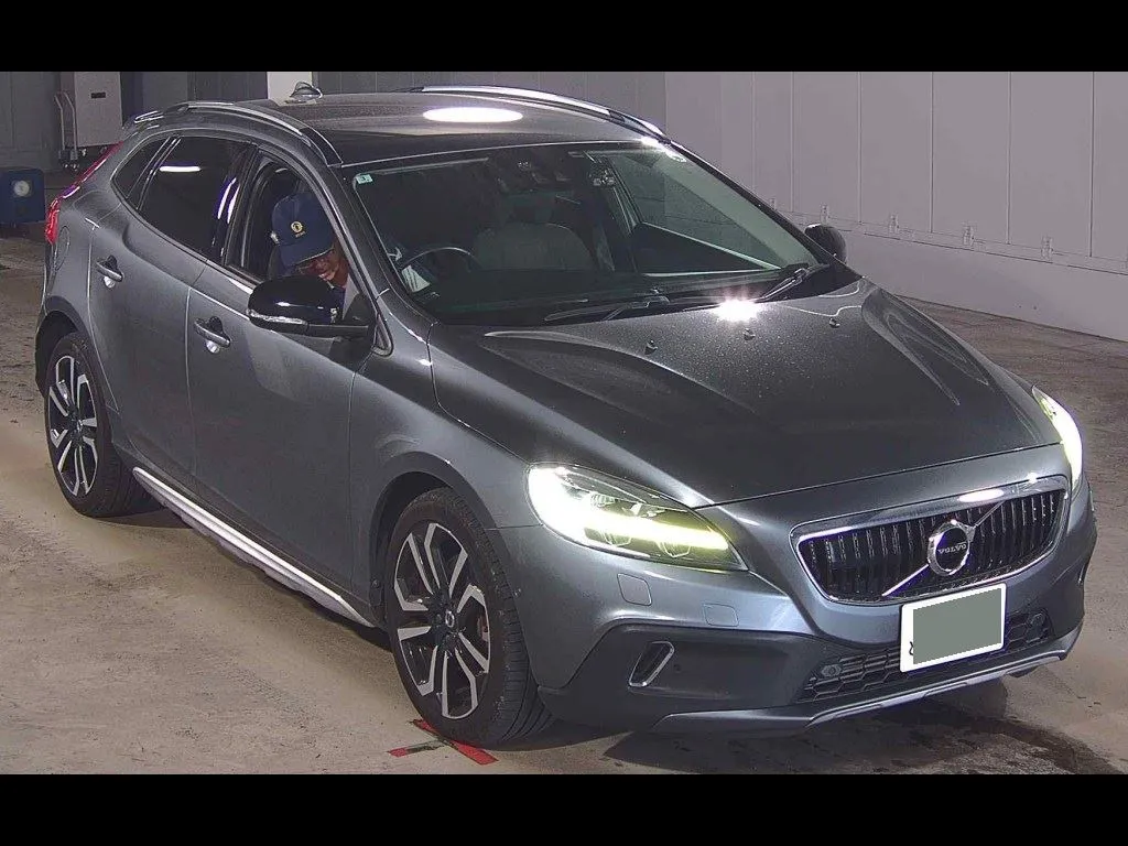 VOLVO V40 CROSS COUNTRY D4 DYNAMIC EDITION