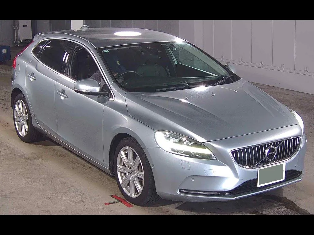 VOLVO V40 D4 INSCRIPTION