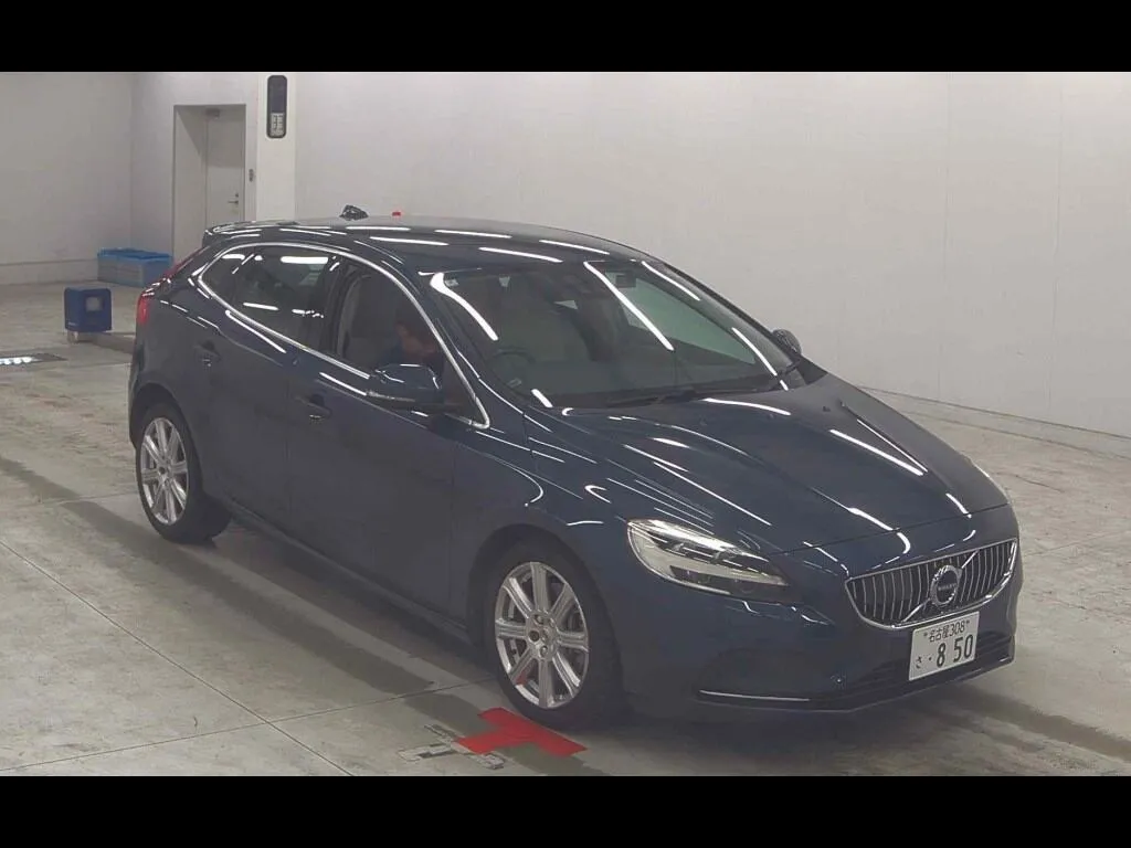 VOLVO V40 D4 INSCRIPTION