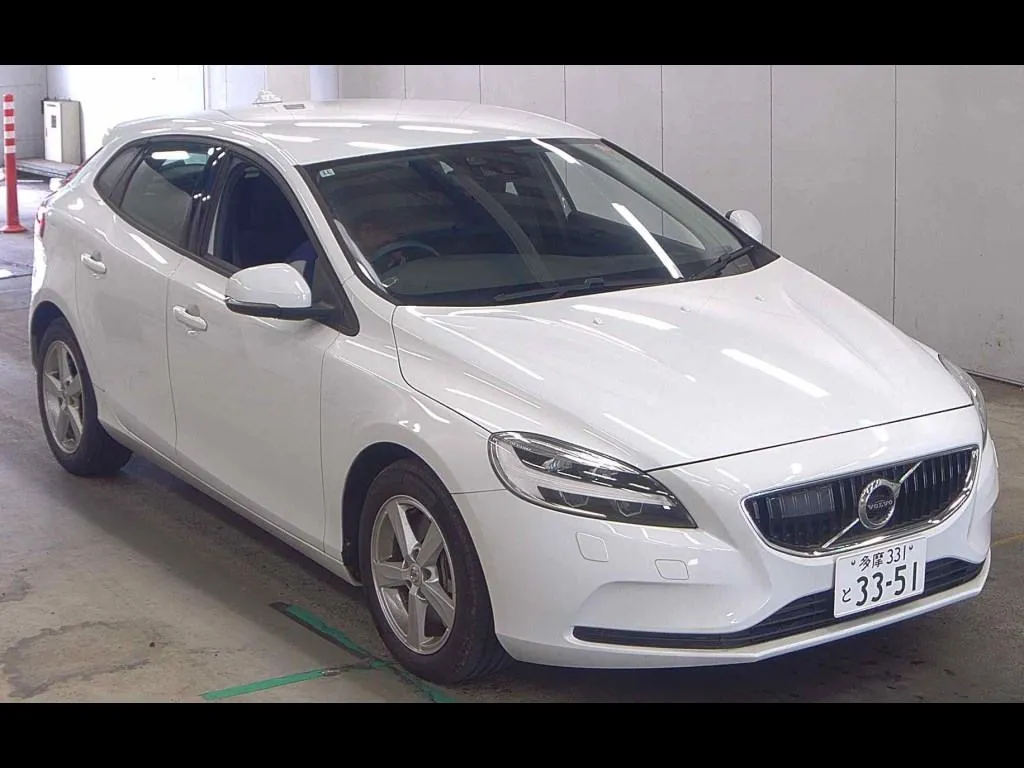 VOLVO V40 D4 KINETIC
