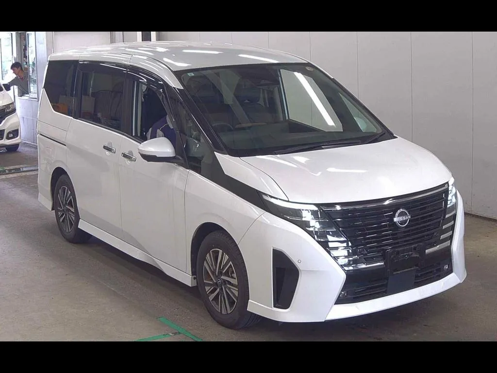 NISSAN SERENA 5D E-POWER HIGHWAY STAR V