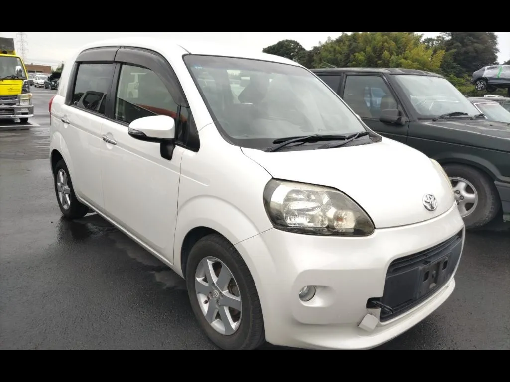 TOYOTA PORTE 4D G