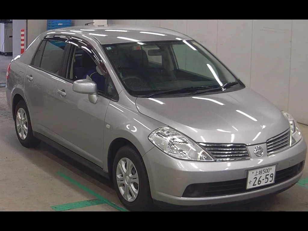 NISSAN TIIDA LATIO 15M