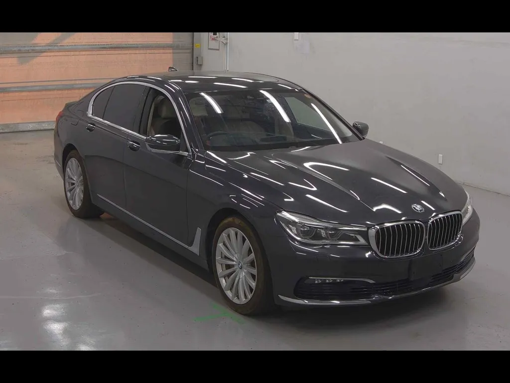 BMW 7 SERIES 740I
