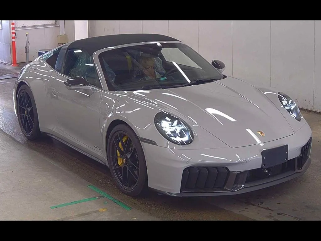PORSCHE 911 OP 4WD 911 TARGA 4 GTS