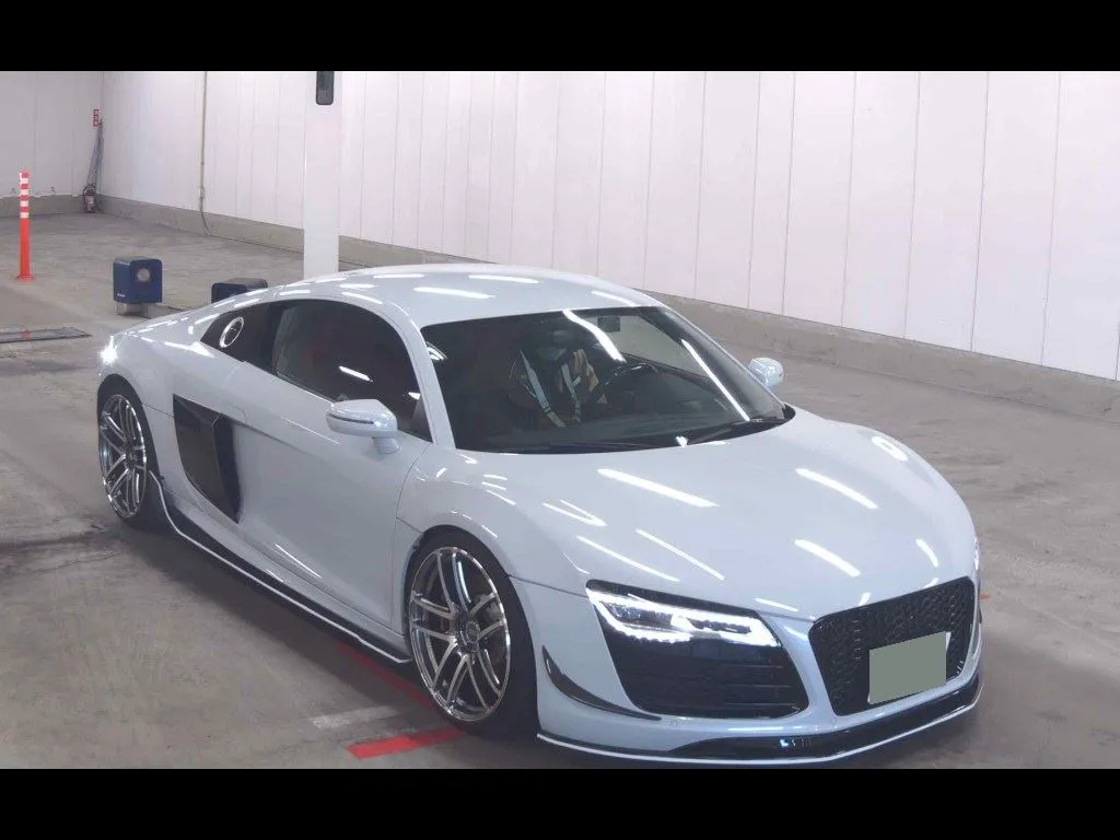 AUDI R8 4WD 5.2FSI QUATTRO