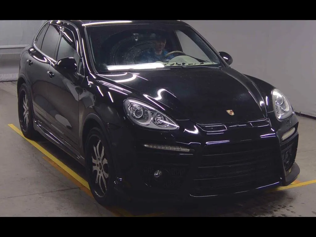 PORSCHE CAYENNE 4WD TURBO