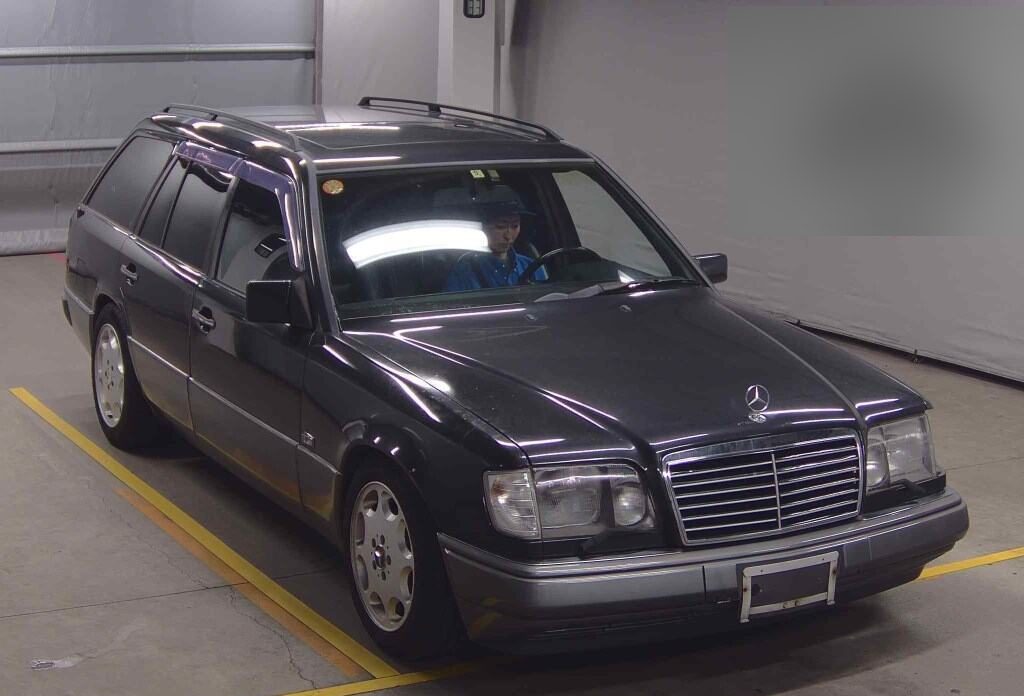 1994 MERCEDES-BENZ E-CLASS E320