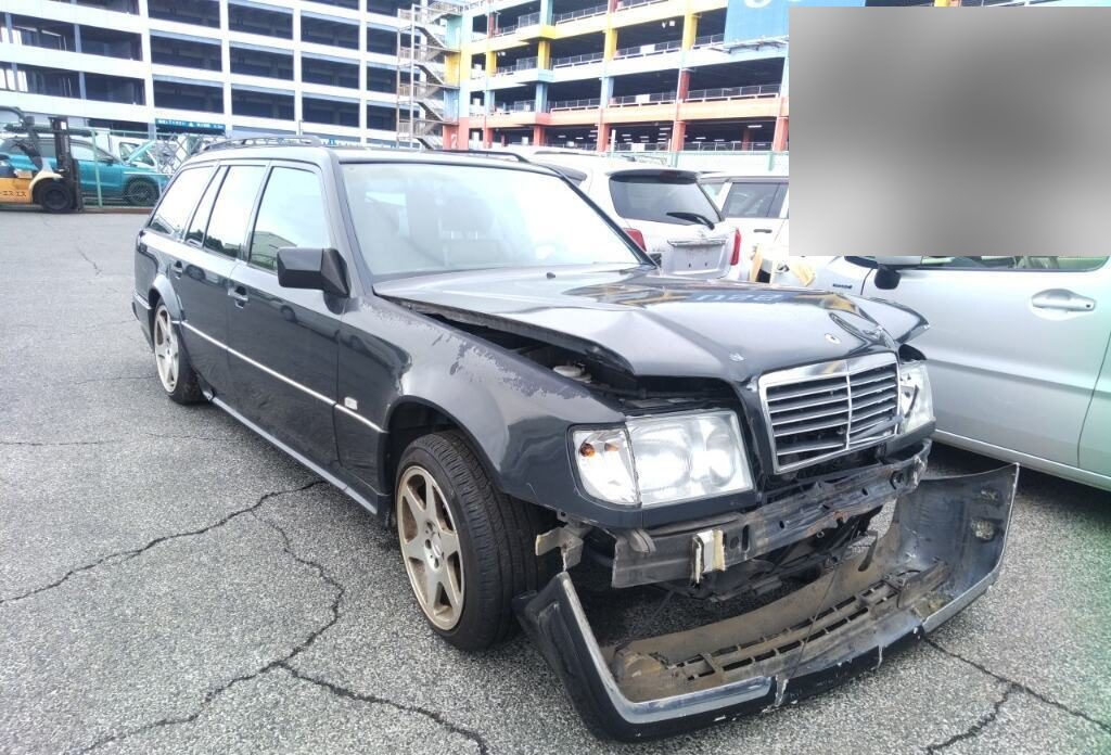 1993 MERCEDES-BENZ E-CLASS E320
