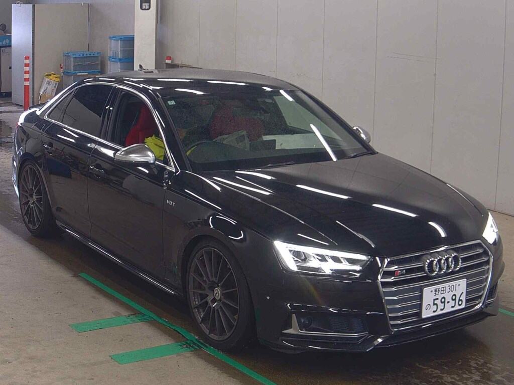 AUDI S4
