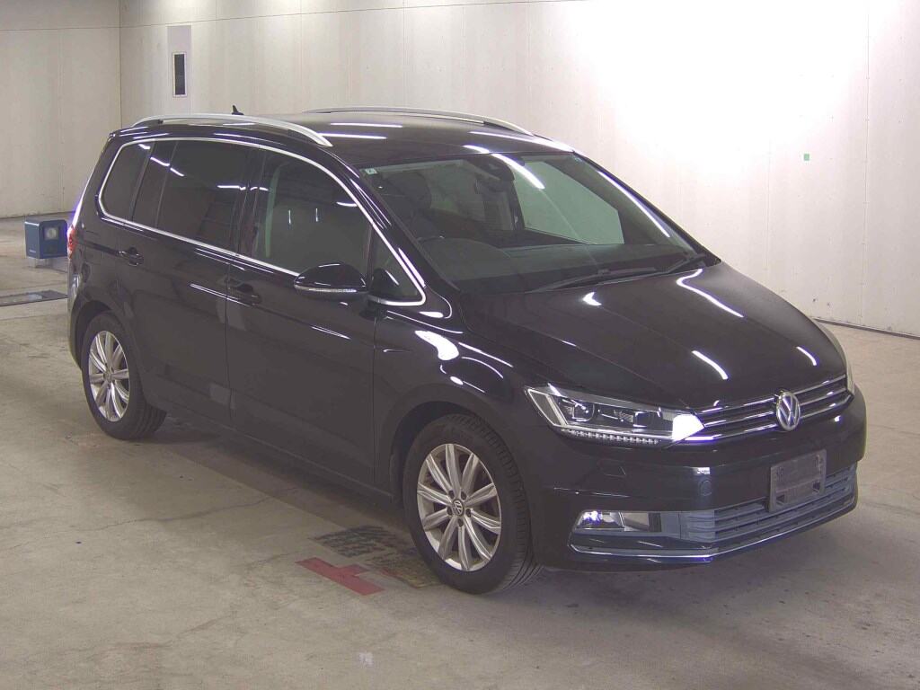 VOLKSWAGEN GOLF TOURAN