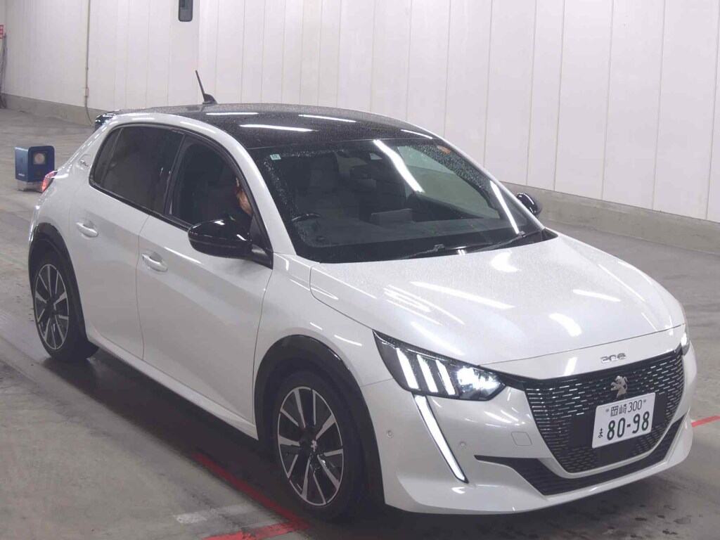 PEUGEOT 208