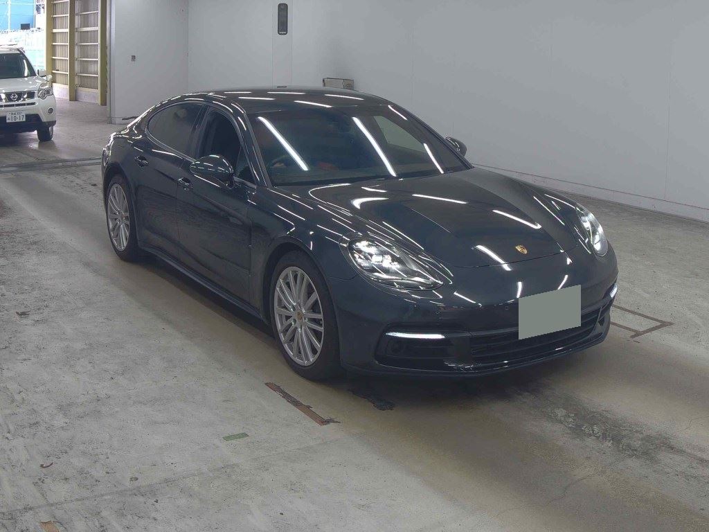 PORSCHE PANAMERA