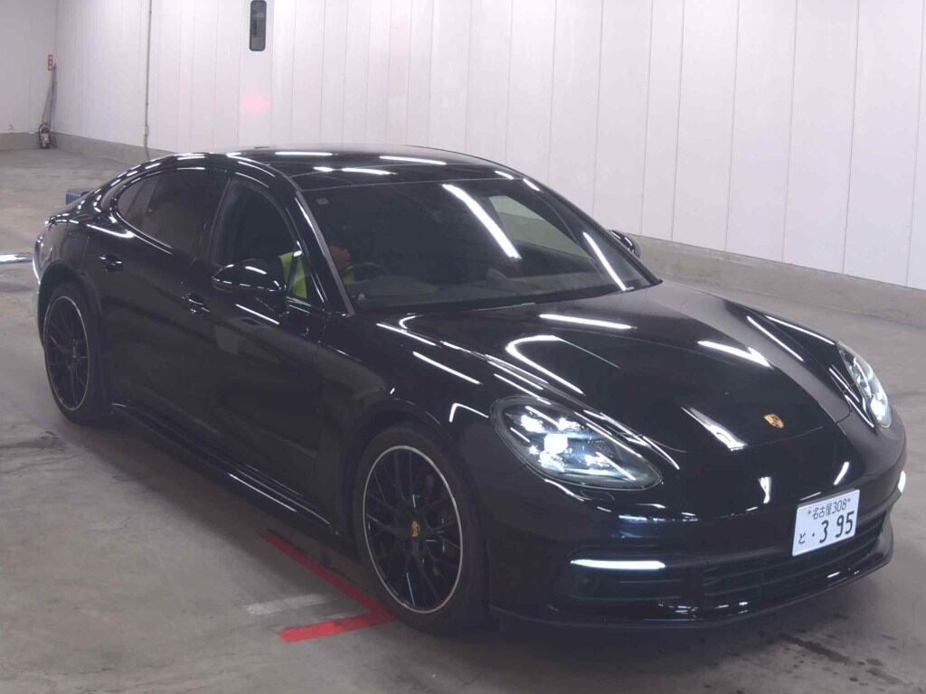 PORSCHE PANAMERA