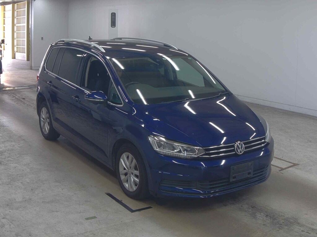 VOLKSWAGEN GOLF TOURAN