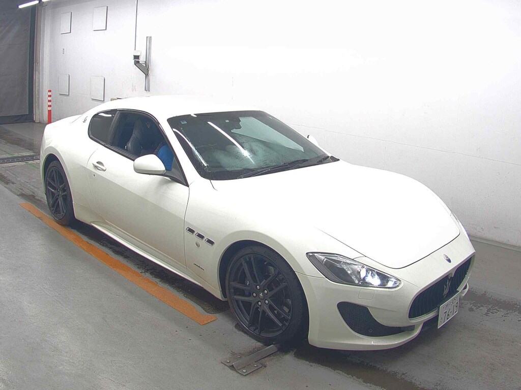 MASERATI GRANTURISMO
