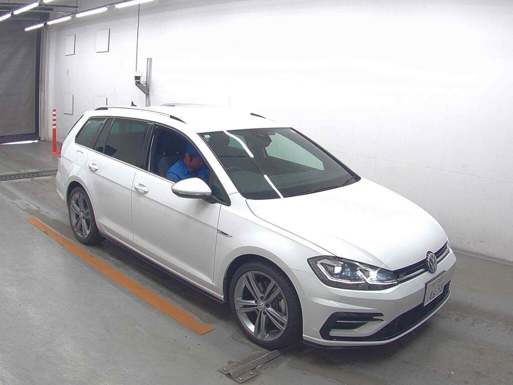 VOLKSWAGEN GOLF VARIANT