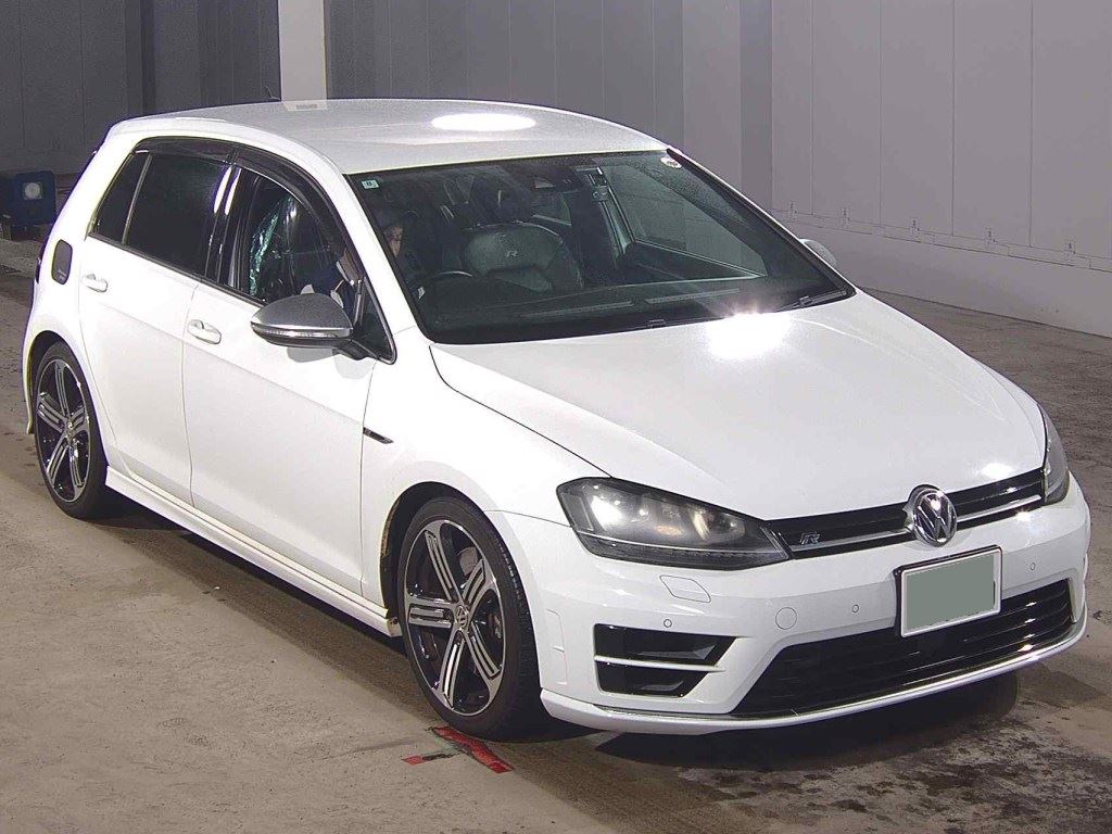 VOLKSWAGEN GOLF R
