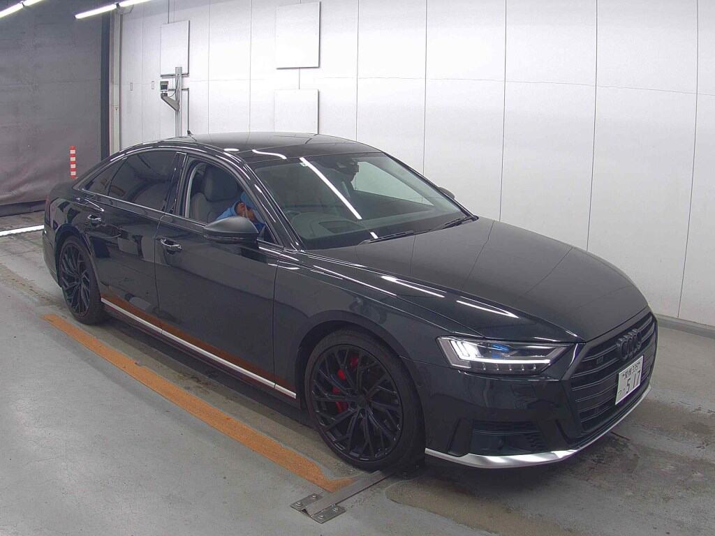 AUDI S8