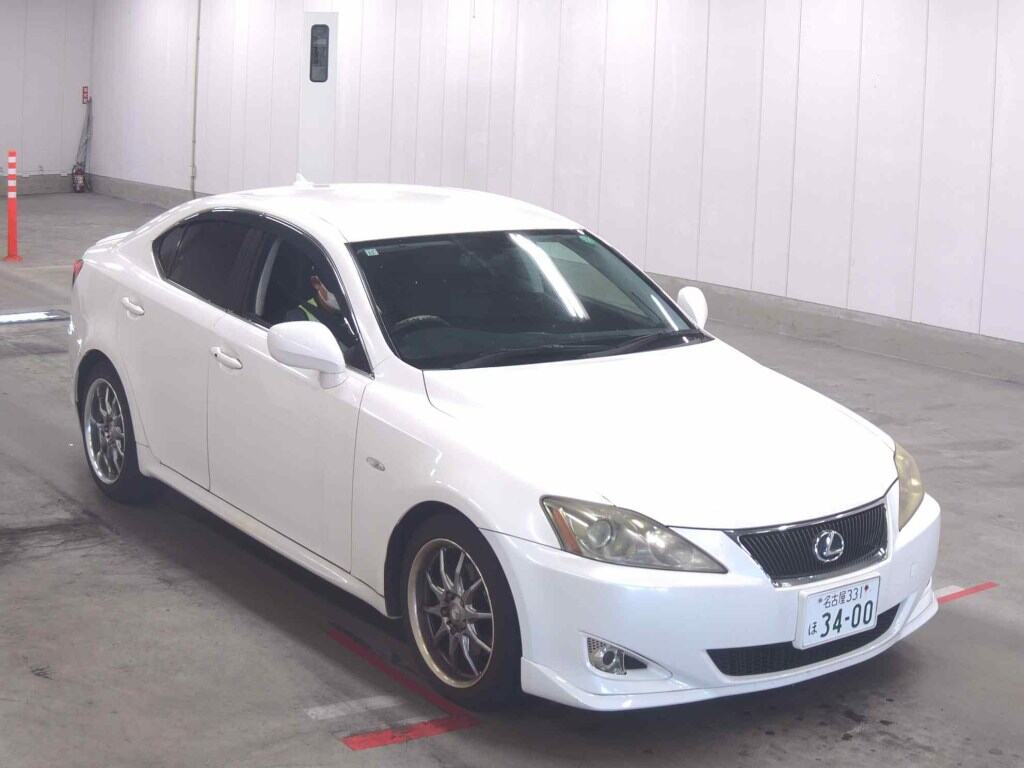 LEXUS IS