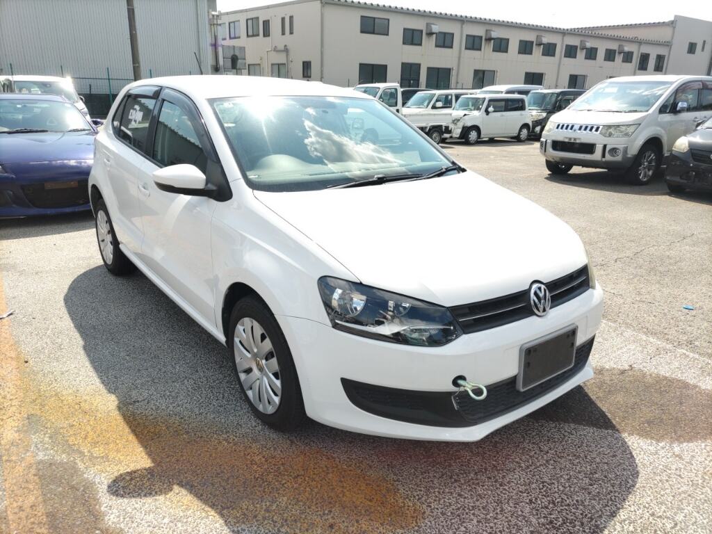 VOLKSWAGEN POLO