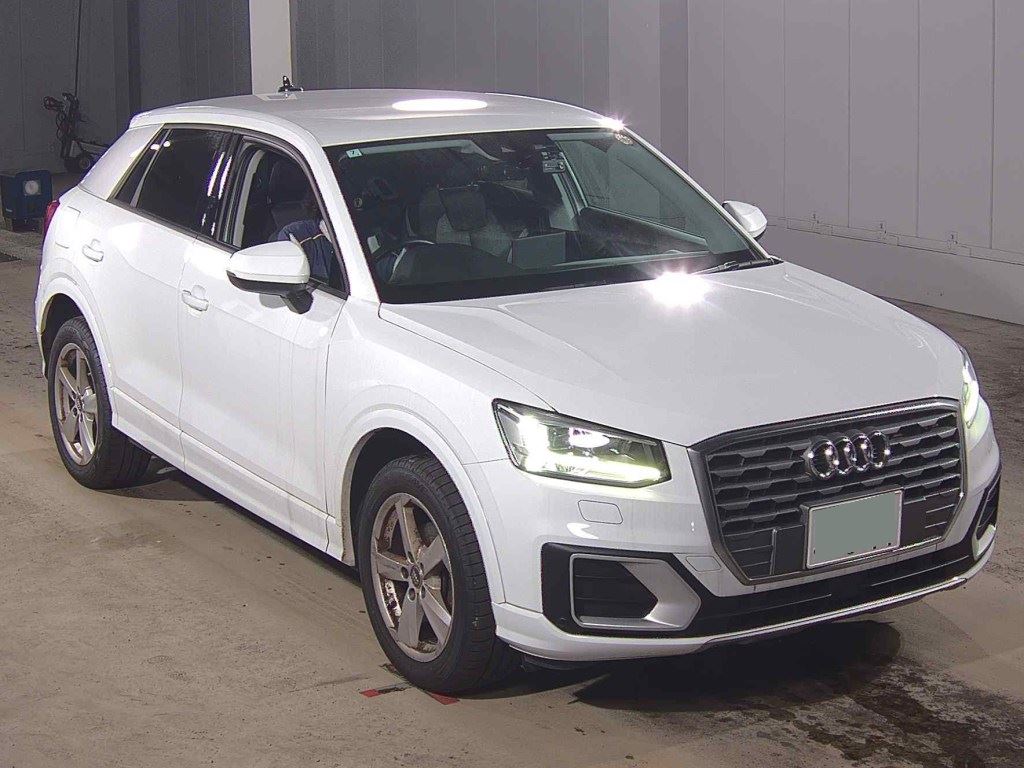 AUDI Q2